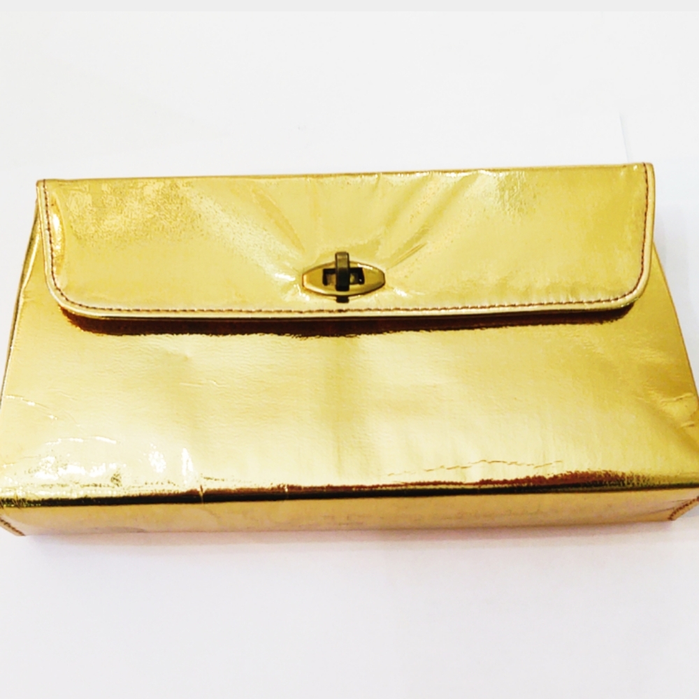 Vintage 1970s Gold Lamé Clutch with Compact - Picture 8 of 10